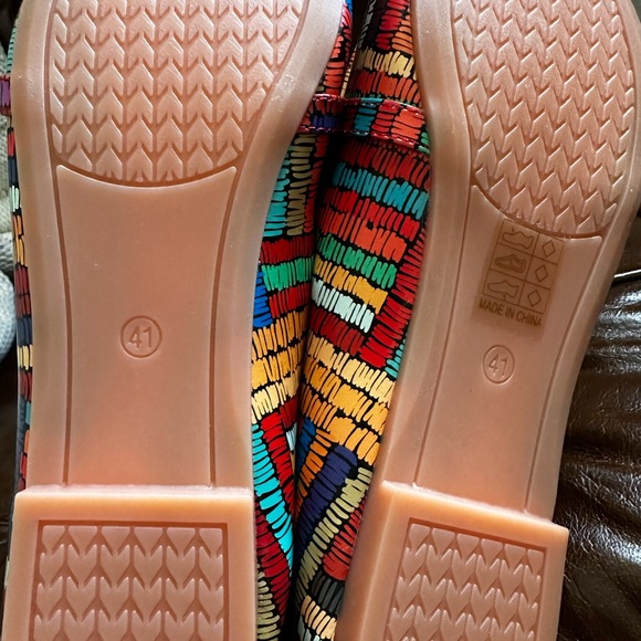 New - multicolor beautiful flat shoes - Picture 4 of 5